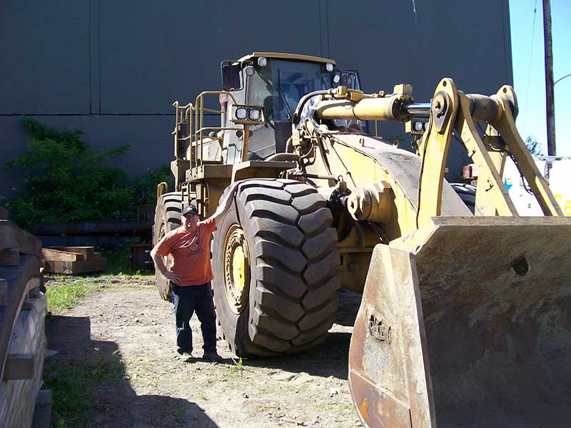 wheel loader pictured here with an Automatic Greasing system